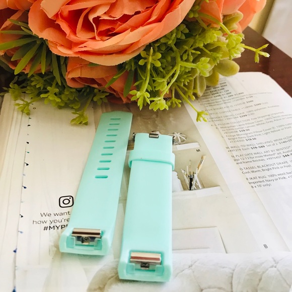 For Fitbit Charge 2 Teal Silicone Replacement Band - Picture 6 of 7